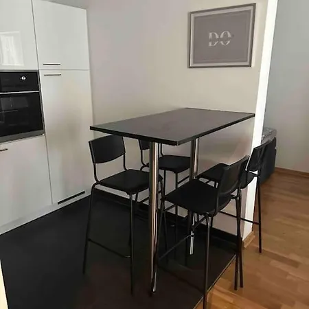 Exclusive Perfect - Perfect Location In Apartment